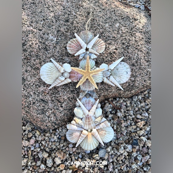 NWT The Handmade Heavenly Beach Vibes Cross Wall Hanging By Candy Did It! - Picture 3 of 3